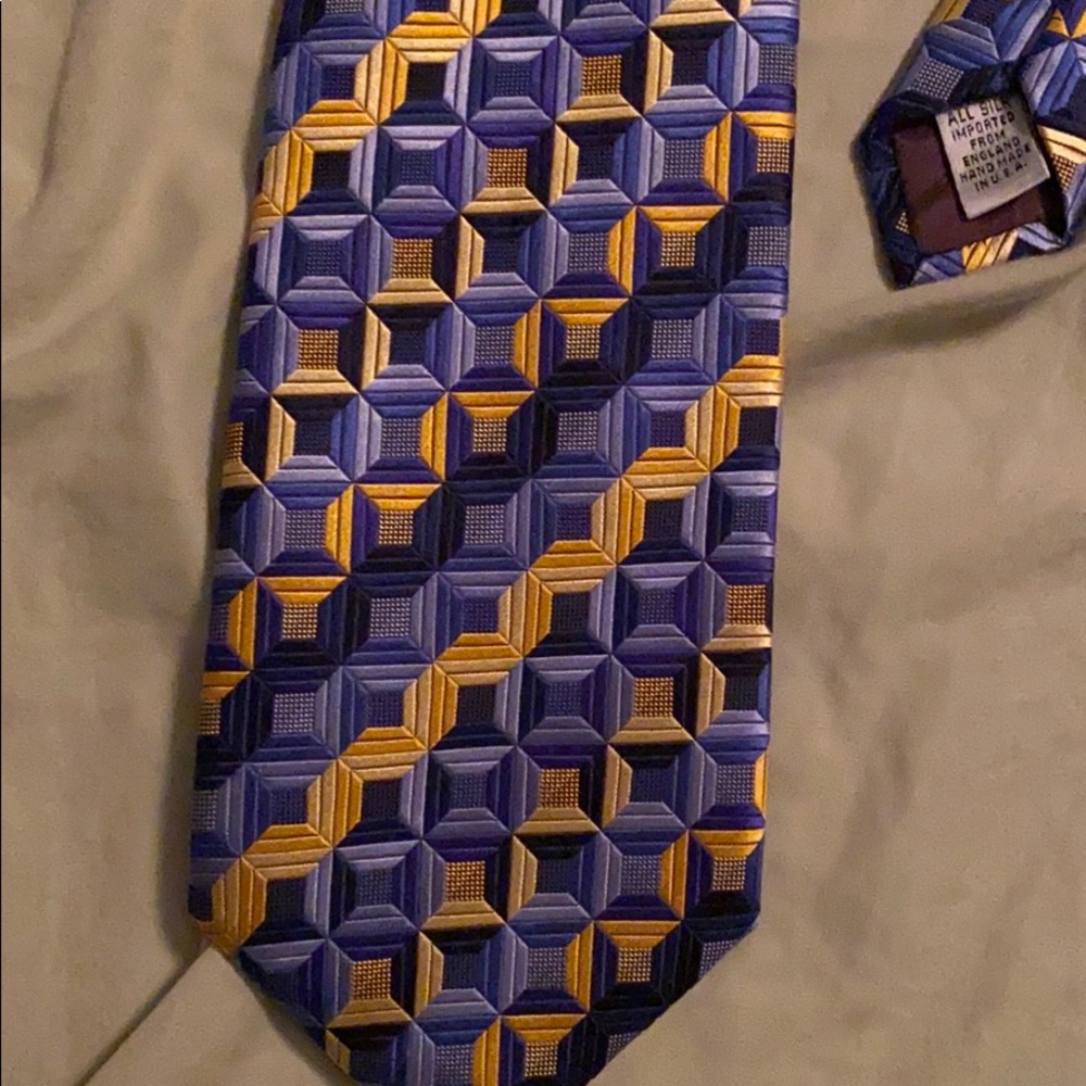 A XMI platinum tie
